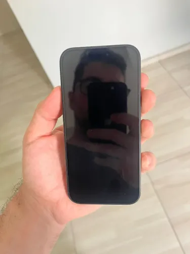 Iphone 15 128gb bateria 79%