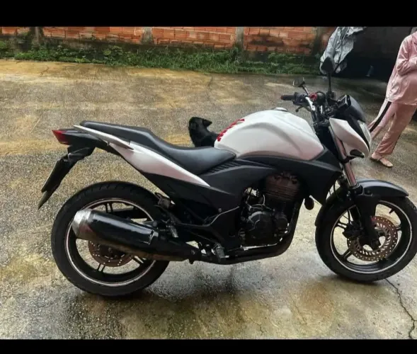 Cb 300 2012 nova