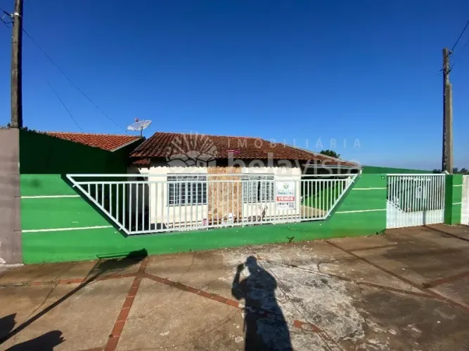 CASA ASSOBRADADA À VENDA NA VILA OPERÁRIA STABILE EM APUCARANA.