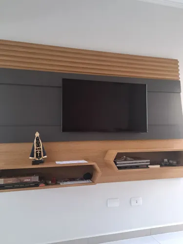 Painel para TV ate 75 polegadas.