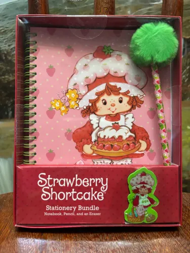 Caderno boneca moranguinho