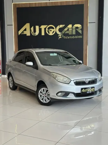 Fiat Grand Siena Essence 1.6 Flex 16V 2013