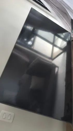 Televisão com defeito na tela