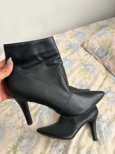 Bota N38