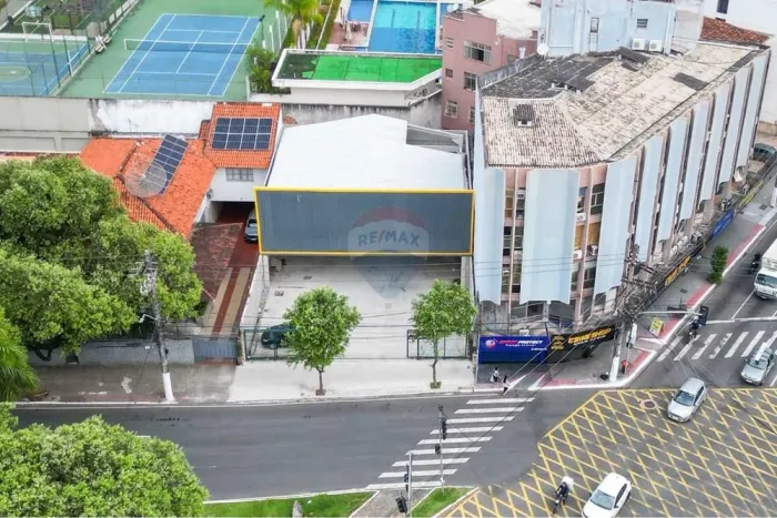 Imóvel em Localização Estratégica na Avenida Desembargador Santos Neves