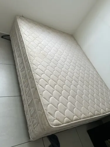 Vendo cama de casal Box 