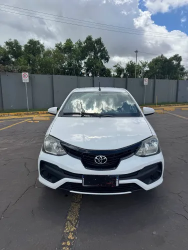 Toyota Etios X Sedan 1.5 Flex 16V 4P Mec. 2021