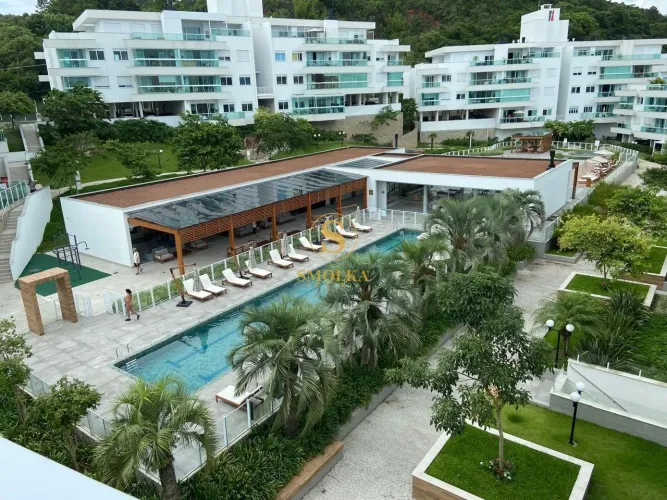 Cobertura em Jurerê - 3 Suítes, Jacuzzi e Lazer Completo