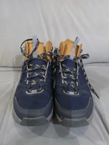 Vendo bota impermeável nova, tamanho 39,40