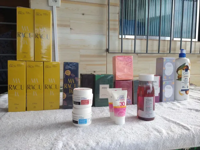 Perfumes e cosméticos,no precinho!