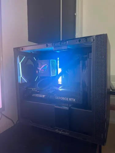 GABINETE ITX NZXT H210i personalizado + 3 FANS ARGB THERMALTAKE