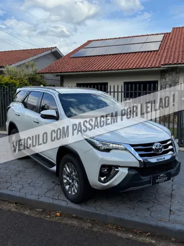 Toyota Hilux SW4 SRX 4X4 2.8 TDI 16V Dies. Aut. 2020