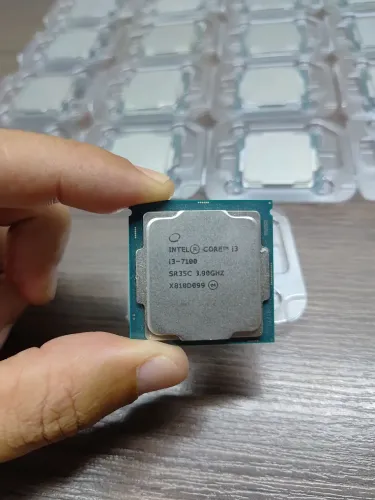 Processador core i3 7100 de 7ª Geração ( 1 mês de garantia )