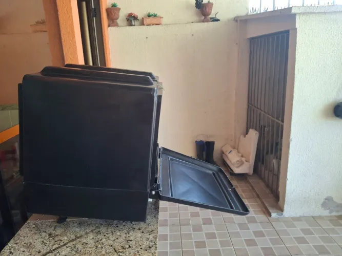 Baú entregador motoboy 140 Litros