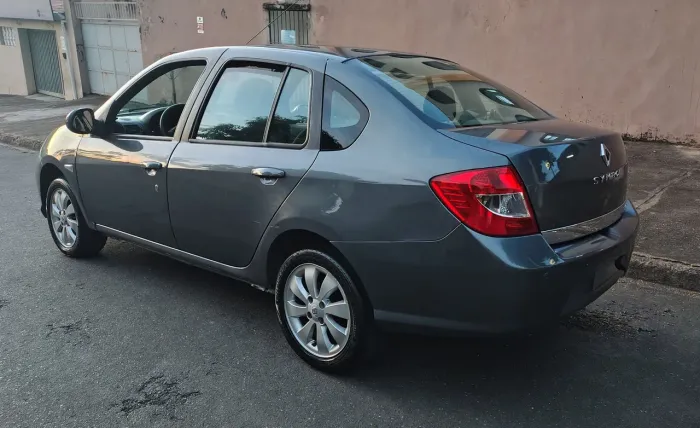 Renault Symbol Privilège Hi-flex 1.6 16V 4P 2013