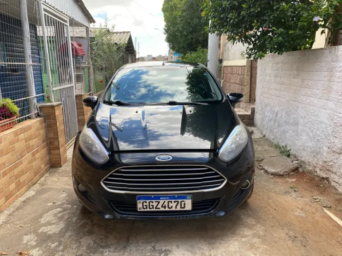 Ford Fiesta 1.6 16V Flex Aut. 5P 2016