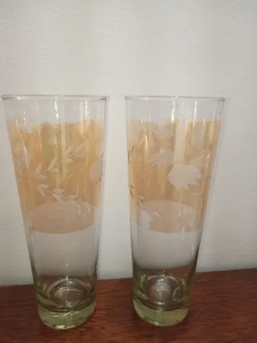 Diversos Copos antigos e copinhos e taças em Cristal.