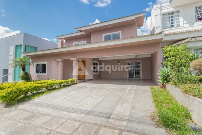 Casa com 4 quartos em condomínio fechado