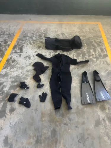 Vendo material de mergulho