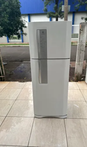  Geladeira Frost Free de painel digital 427 litros