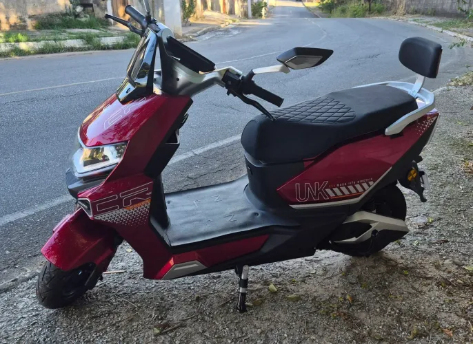 Scooter elétrica linha T 11/ 1200 Watts UNK motores Sem CNH