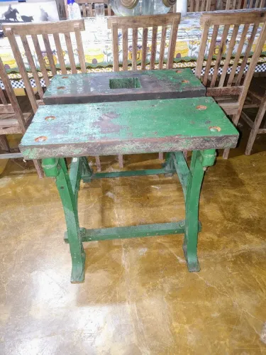 Bancada de ferro fundido industrial antiga 