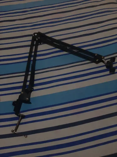 Suporte articulado para microfone e celulares