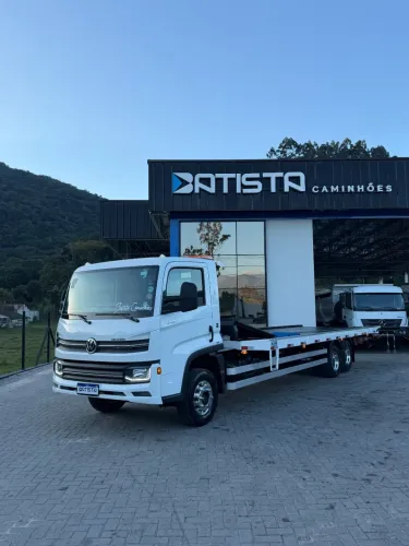 13-180 Delivery 6x2 - plataforma de 8.5m