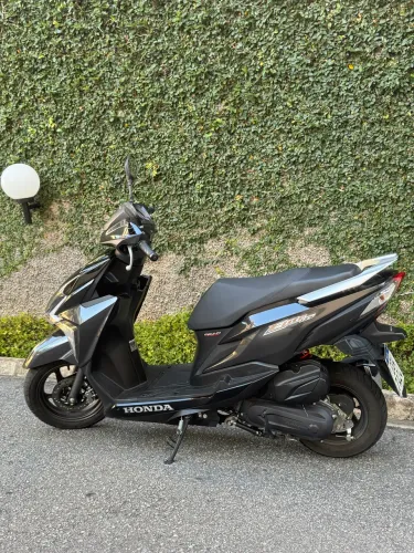 Honda Elite com apenas 4mil km praticamente nova