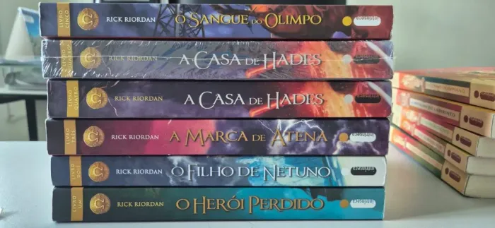 LIVROS DE PERCY JACKSON e os heróis do olimpo