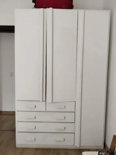 Guarda roupa branco solteiro