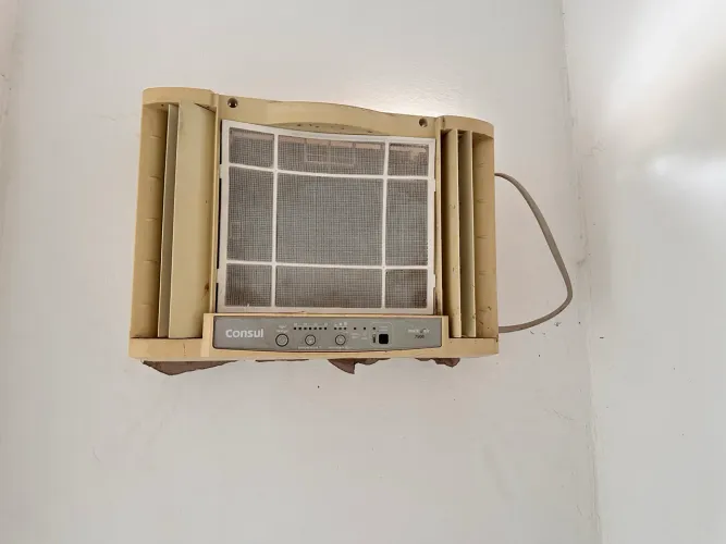 Ar condicionado Consul 7500 Btu R$300  funcionando 