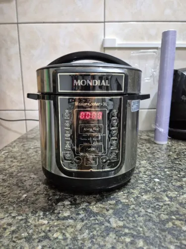 Panela de pressão elétrica digital Mondial Master Cooker 3L (PE-40) - Usada