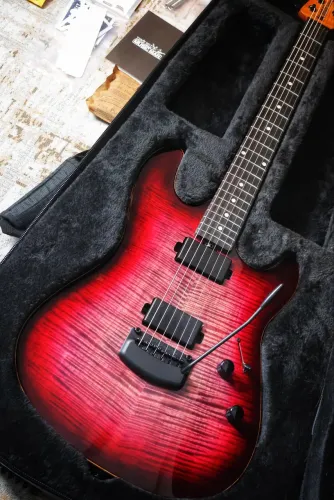 Guitarra Music Man Sabre HT - Raspberry Burst 