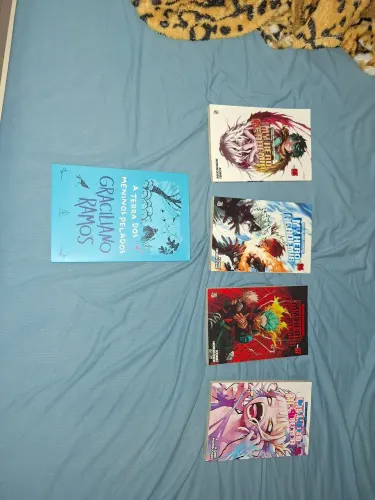 Mangas e livros