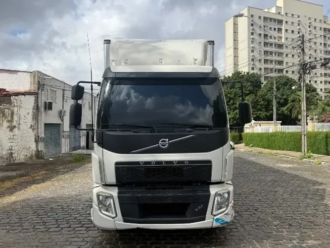 Volvo Vm 330 (2022) 8X2 Bitruck