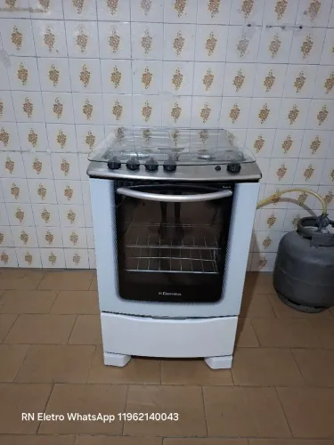 Fogão Electrolux 4 bocas com acendimento automático e luz de forno em Guarulhos-sp