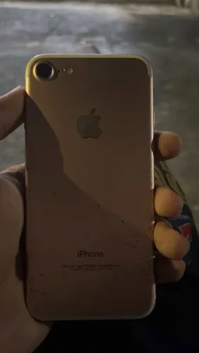 Iphone 7 normal 350 pra leva logo faço entrega depende onde pega tudo normal