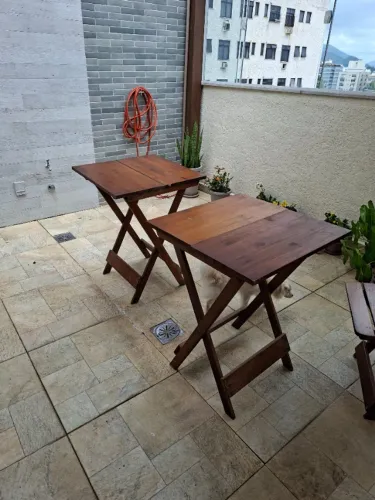 Mesa com 4 cadeiras
