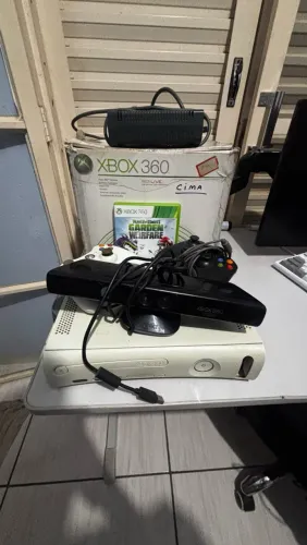 XBOX 360 FAT DESBLOQUEADO 3.0 LT 60GB HD + KINECT