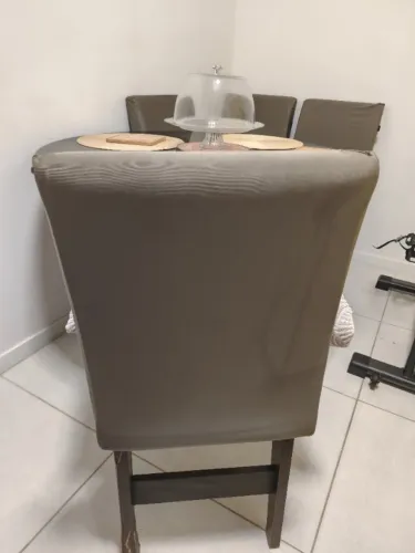 Mesa 4 cadeiras