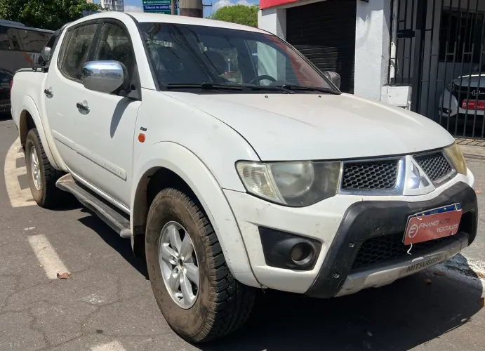 Mitsubishi L200 Triton HPE 3.5 CD V6 24V Flex Aut. 2012