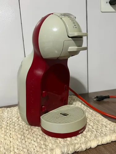 Maquina de cafe- seminova pouco tempo de uso