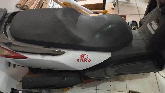 Vendo essa moto . Kimco donwtonw 300i com defeito de motor