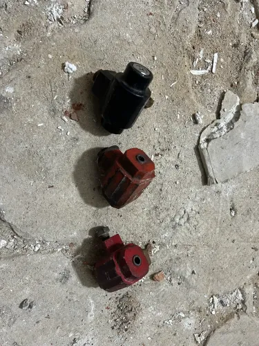Vendo 3 cadeados/fechaduras porta de aço de enrolar