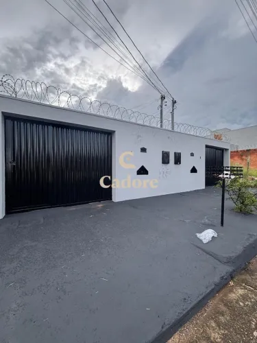 Casa à venda no Monte Hebron com 2/4 e 02 vagas de garagem