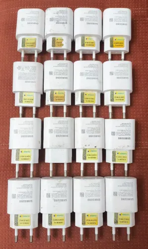 Carregador Samsung Original - Modelo EP-TA800 - Usado.