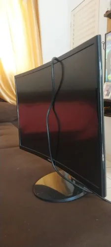 Vendo essa tela por  semi nova ela custou 1.700 pra hoje mais informação chama no wp