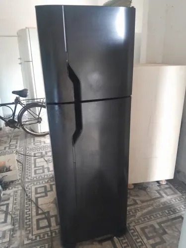 GELADEIRA ELETROLUX FROSTFREE 220v