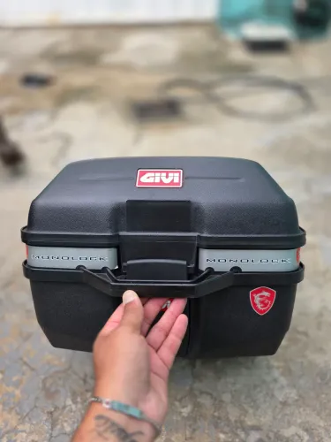 Bauleto Givi+ suporte SCAM